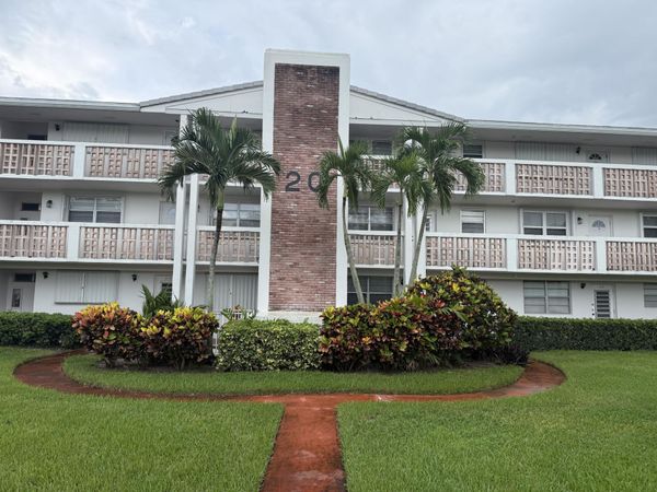 20 SE 13th Street, Unit a2, Boca Raton, FL 33432