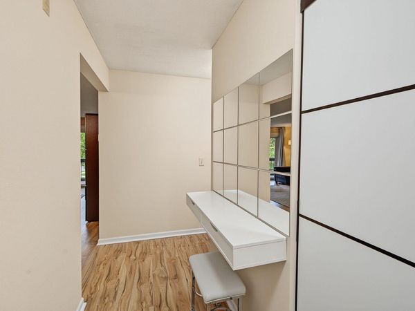 3200 Virginia Avenue S, Unit 215, Saint Louis Park, MN 55426