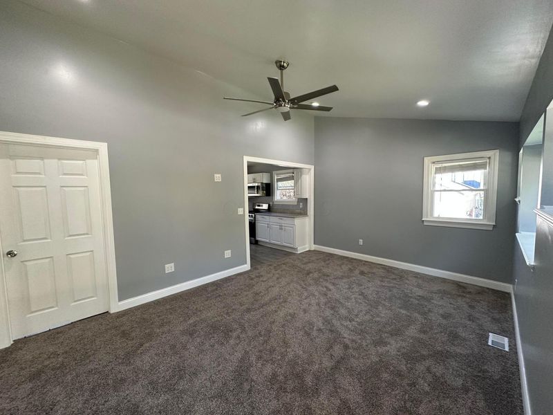 291 N WHEATLAND Avenue, Columbus, OH 43204 Photo 5