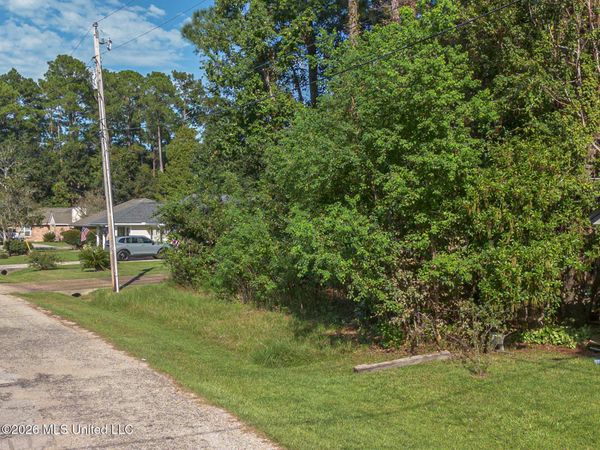 83167 Lola Drive, Diamondhead, MS 39525