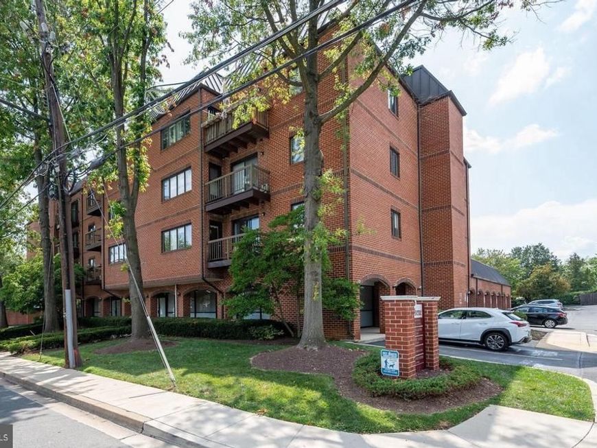 8 Russell Avenue, Unit 311, Gaithersburg, MD 20877 Main Photo