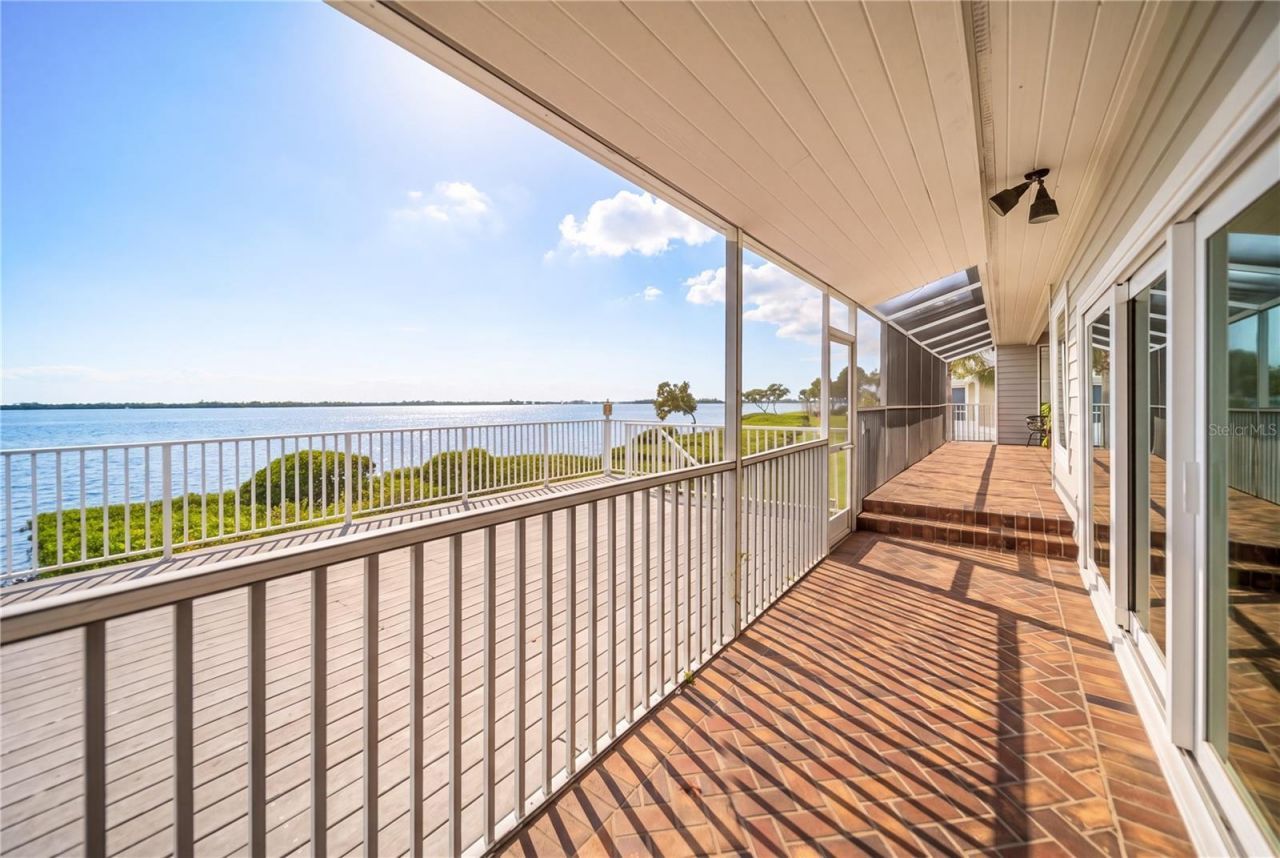 44 Tidy Island Boulevard, Bradenton, FL 34210 Photo