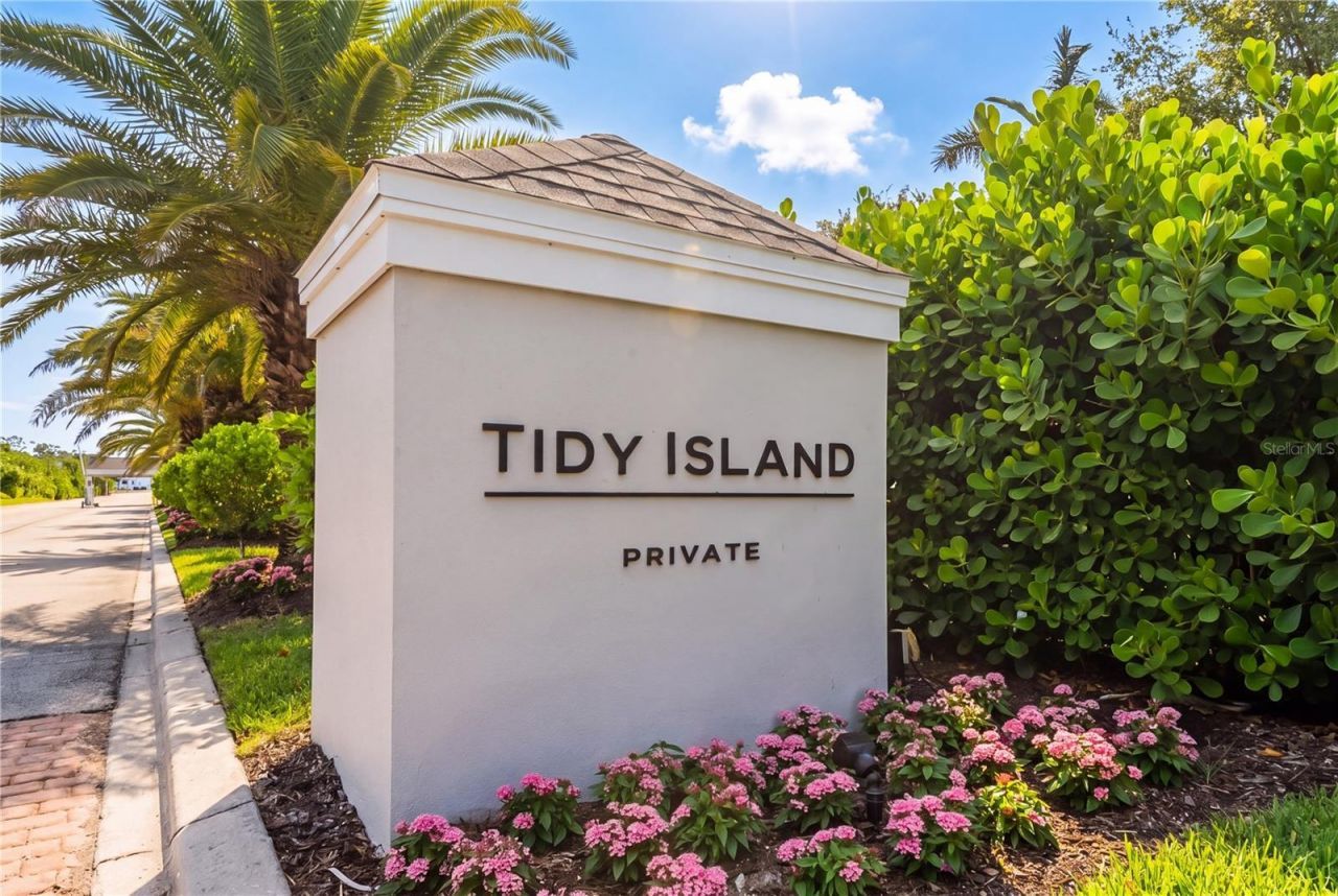 44 Tidy Island Boulevard, Bradenton, FL 34210 Photo