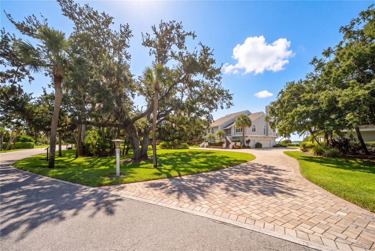 44 Tidy Island Boulevard, Bradenton, FL 34210 Photo