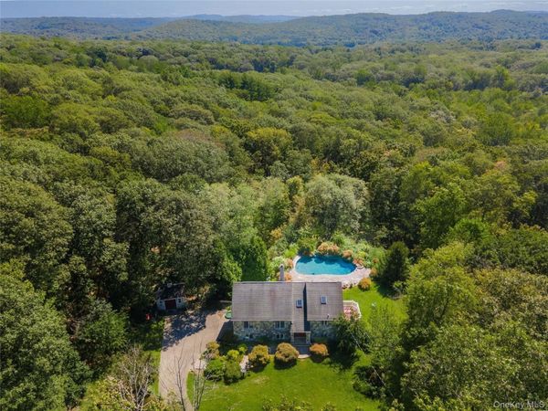 986 Cliff Avenue , Yorktown Heights, NY 10598