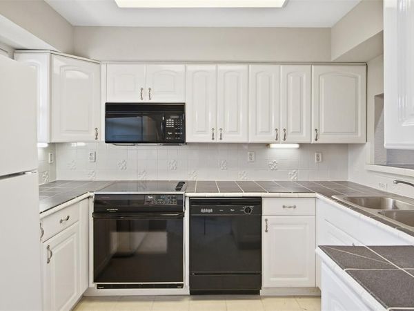2732 Copper Creek Drive, Unit 202, Arlington, TX 76006