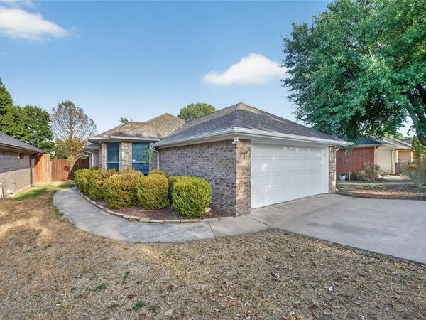 738 Harbour Town Drive, Lake Dallas, TX 75065