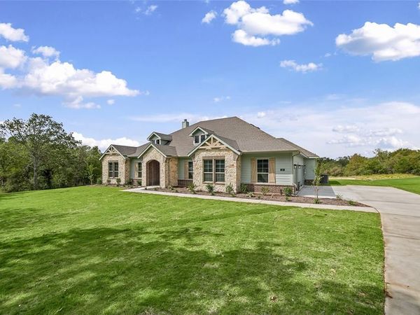 193 Oak Grove Way, Springtown, TX 76082