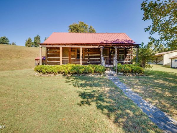 221 Amis Chapel Road, Surgoinsville, TN 37873