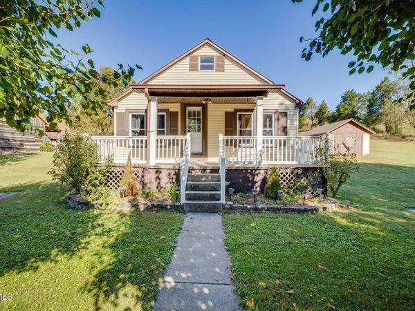 221 Amis Chapel Road, Surgoinsville, TN 37873