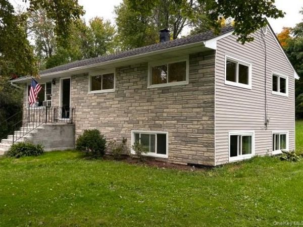 11 Everett Road, Carmel, NY 10512
