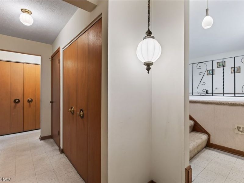 5715 Skyline Drive, Seven Hills, OH 44131 Photo 6