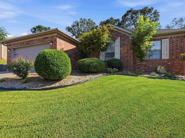 6060 Allwood Dr, North Little Rock, AR 72116