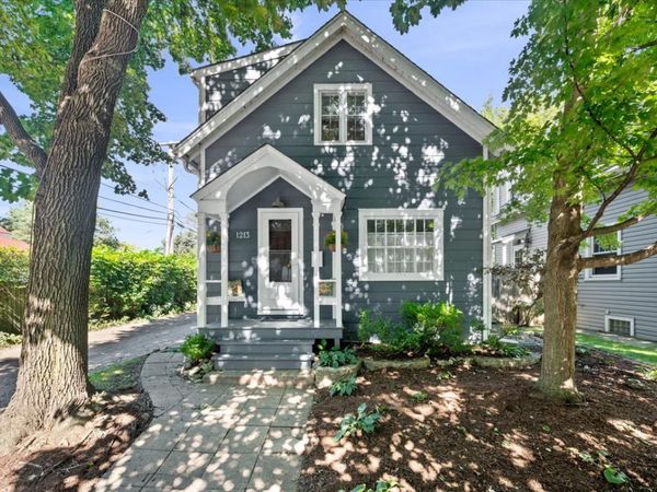1213 Oakton Street , Evanston, IL 60202