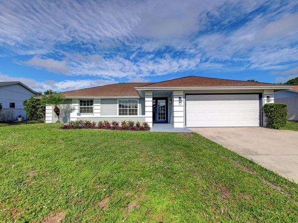 325 SE Wallace Terrace, Port St. Lucie, FL 34983
