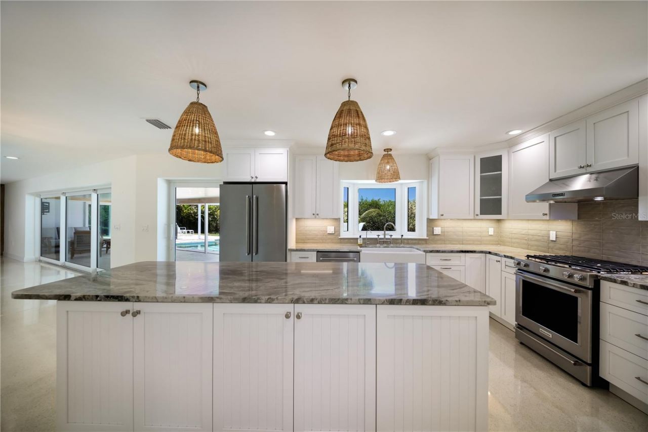 6561 Bayou Hammock Road, Longboat Key, FL 34228 Photo
