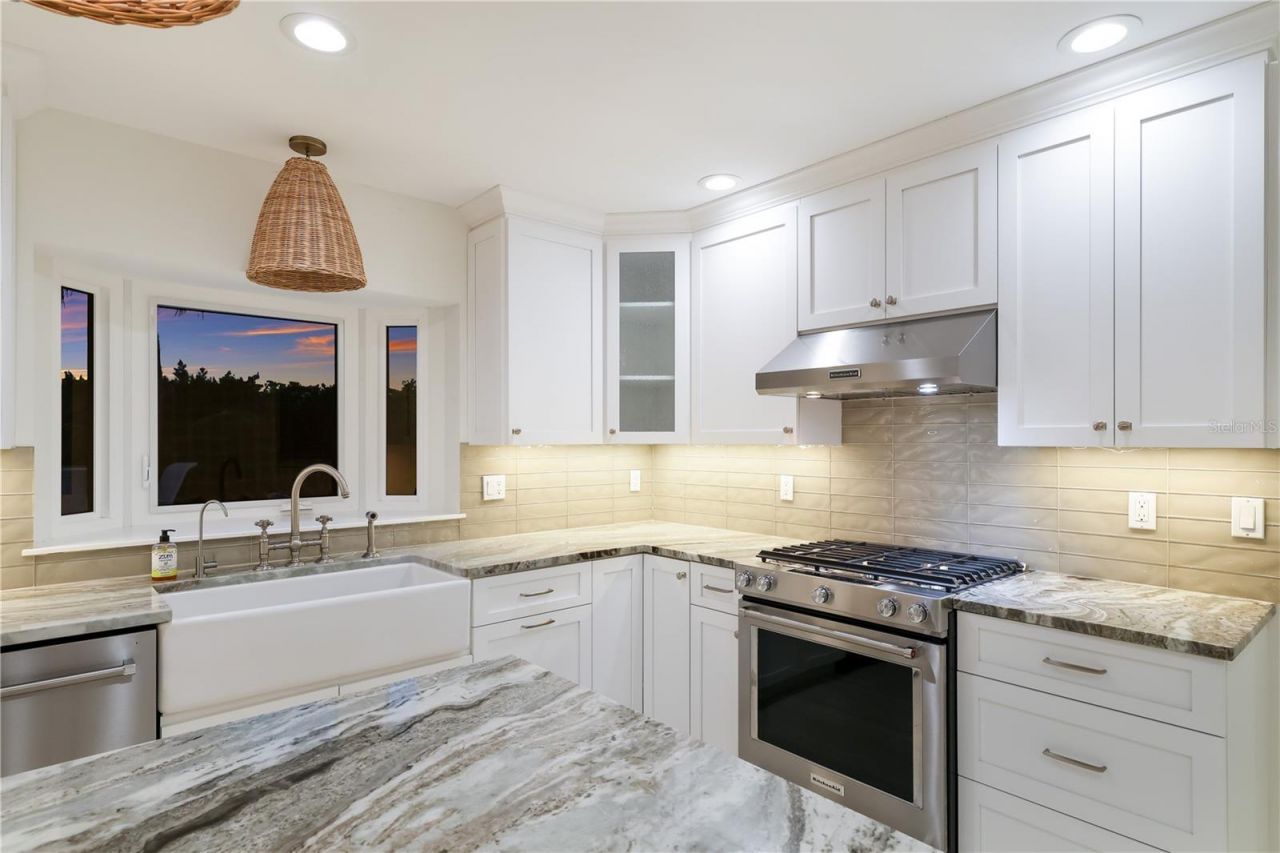 6561 Bayou Hammock Road, Longboat Key, FL 34228 Photo