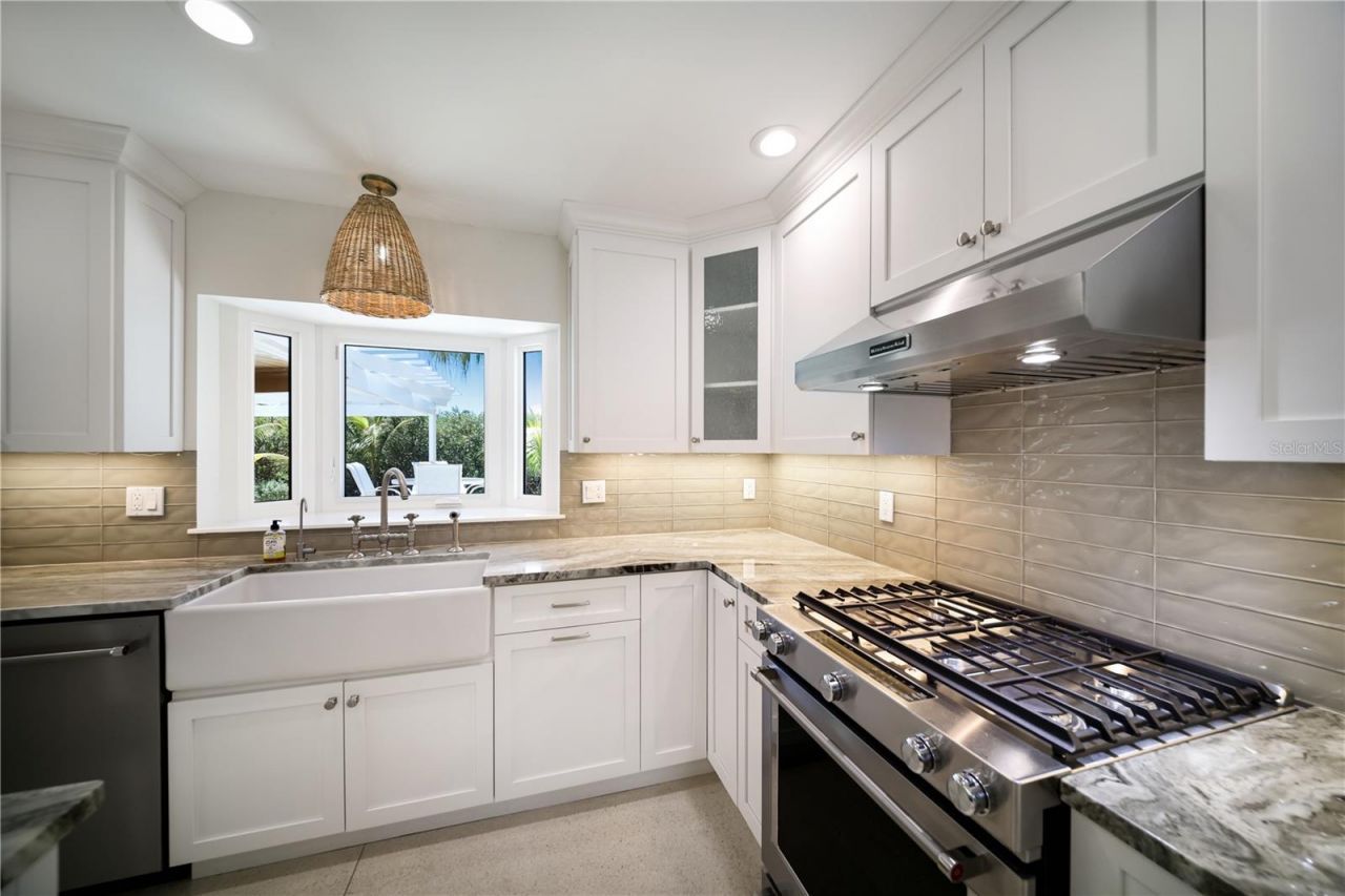 6561 Bayou Hammock Road, Longboat Key, FL 34228 Photo