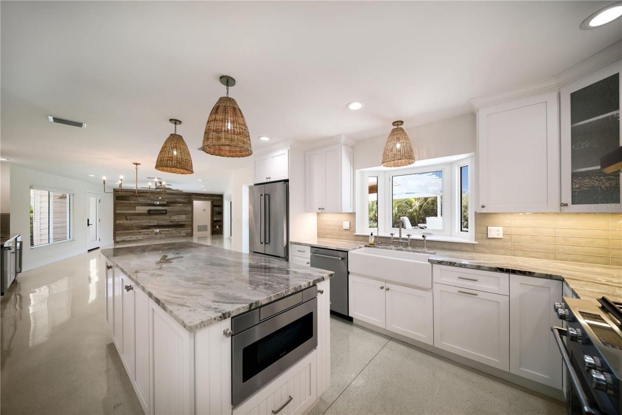 6561 Bayou Hammock Road, Longboat Key, FL 34228 Photo