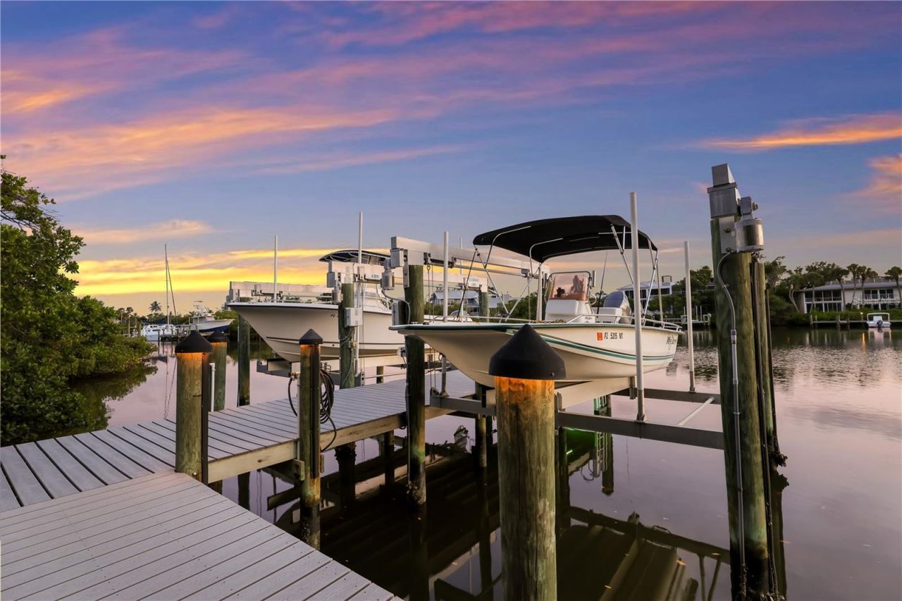 6561 Bayou Hammock Road, Longboat Key, FL 34228 Photo