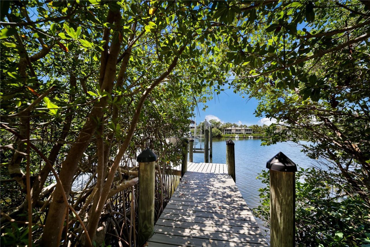 6561 Bayou Hammock Road, Longboat Key, FL 34228 Photo