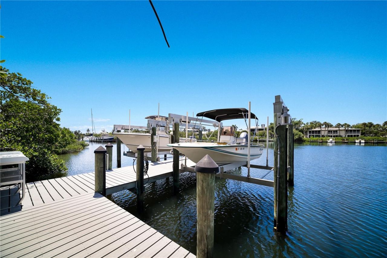 6561 Bayou Hammock Road, Longboat Key, FL 34228 Photo