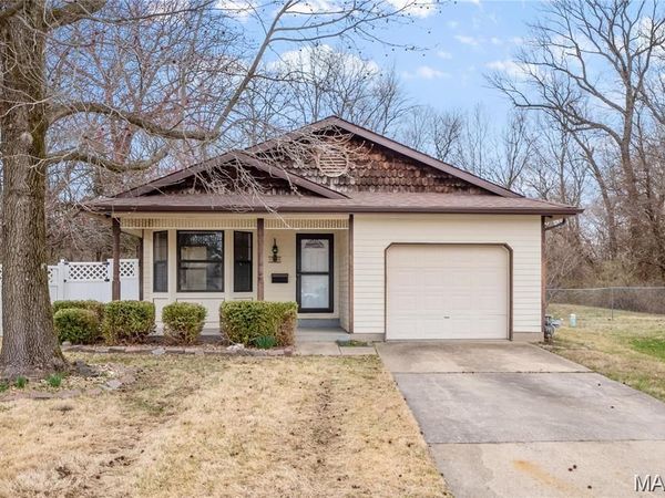 701 OAK HOLLOW Court , O'Fallon, IL 62269