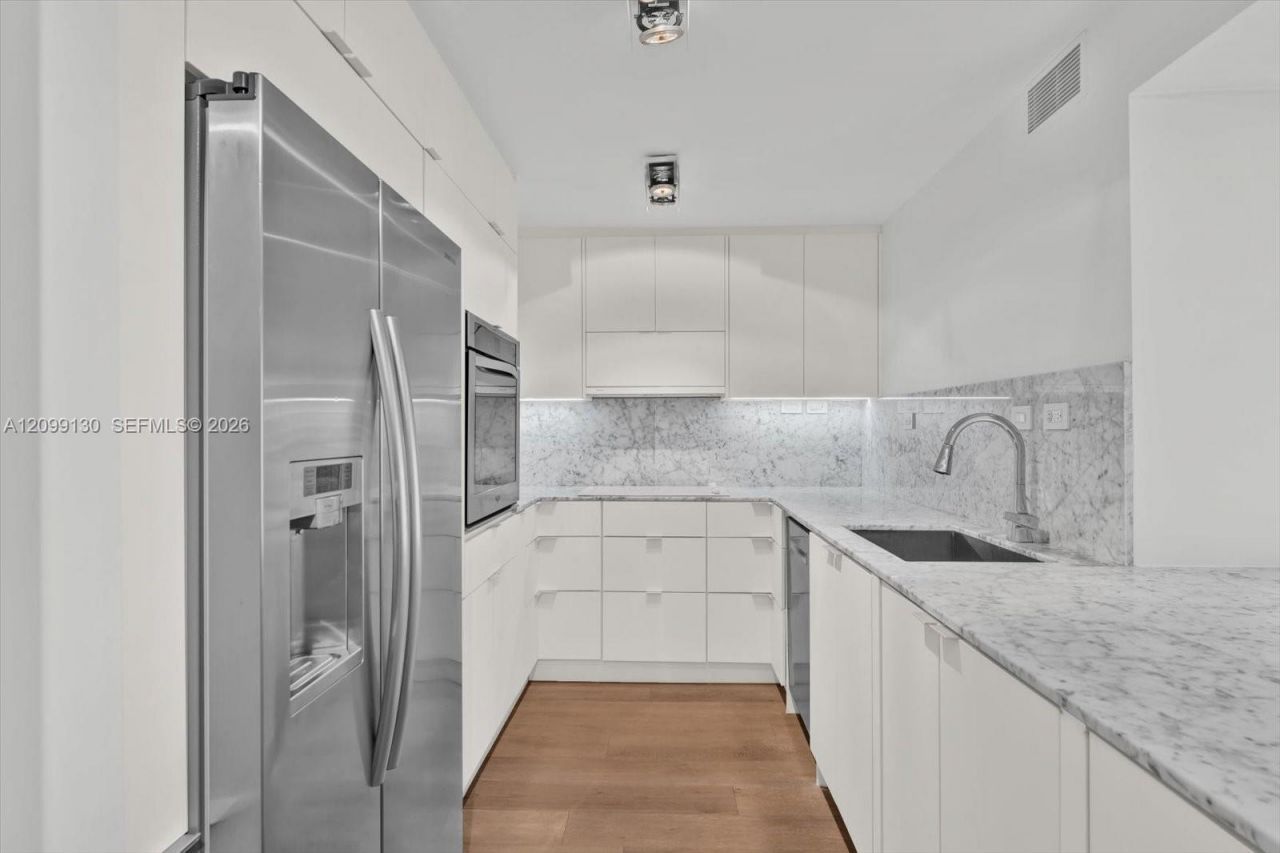2901 S Bayshore Dr , Unit 8E, Miami, FL 33133 Photo
