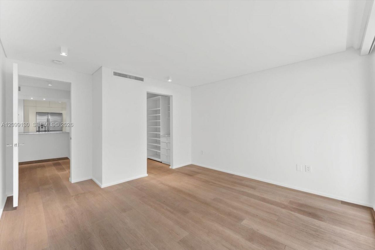 2901 S Bayshore Dr , Unit 8E, Miami, FL 33133 Photo