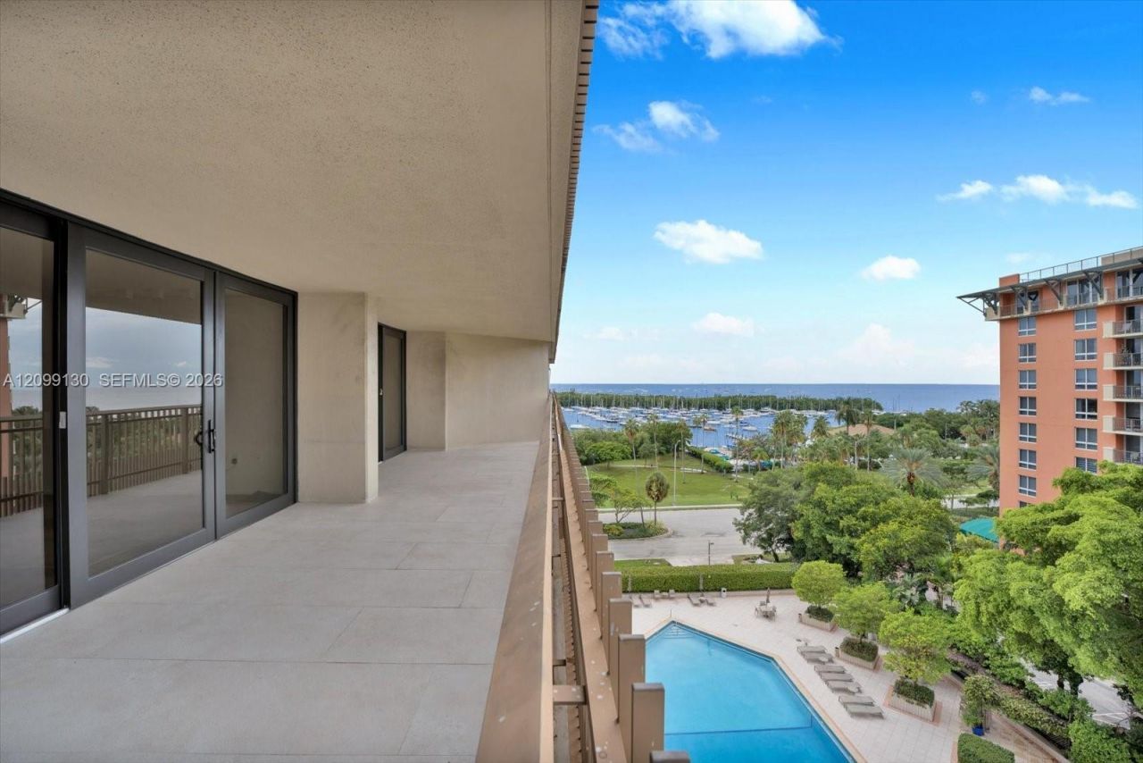 2901 S Bayshore Dr , Unit 8E, Miami, FL 33133 Photo