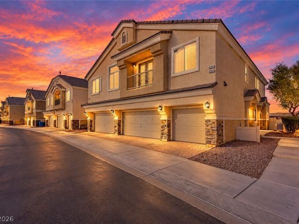 6717 Lookout Lodge Lane, Unit 1, North Las Vegas, NV 89084
