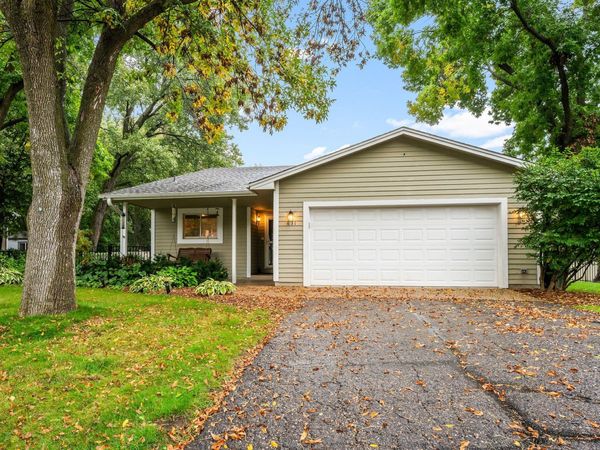 631 Bighorn Drive, Chanhassen, MN 55317