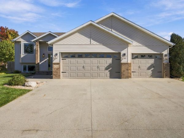 4760 Arbor Court S, Fargo, ND 58104