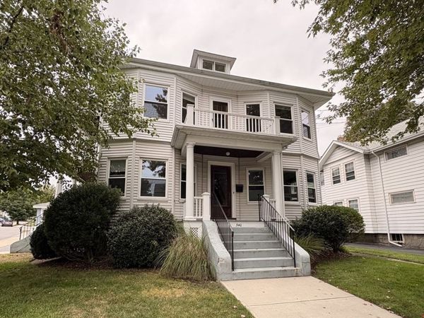 340 School St, Watertown, MA 02472