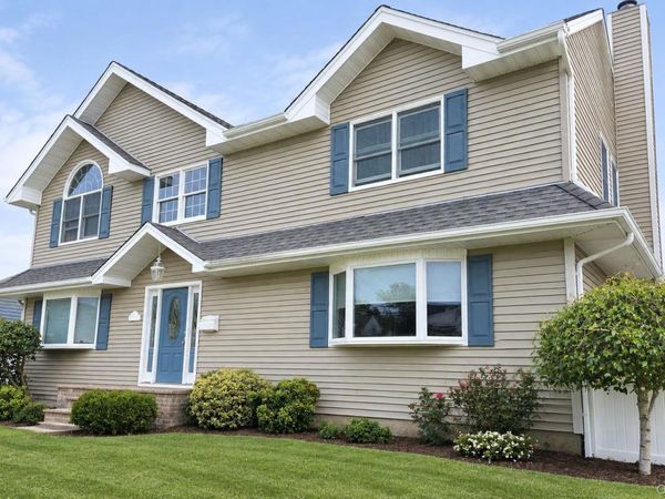 122 Dorothy Drive, East Meadow, NY 11554