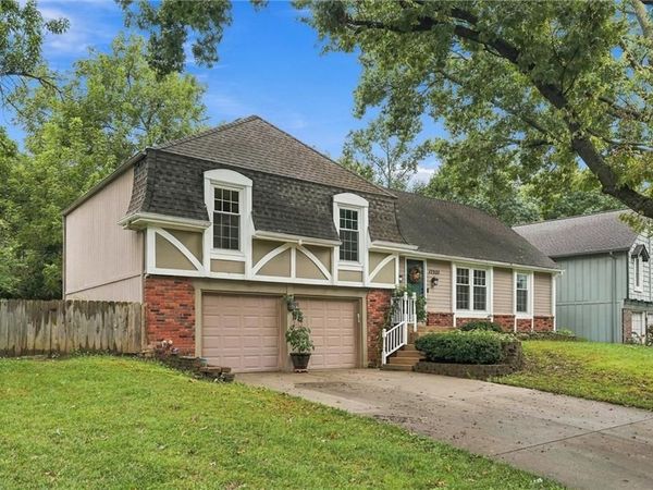 12903 W 77th Terrace, Lenexa, KS 66216