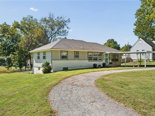 801 W 27th Street, Independence, MO 64052