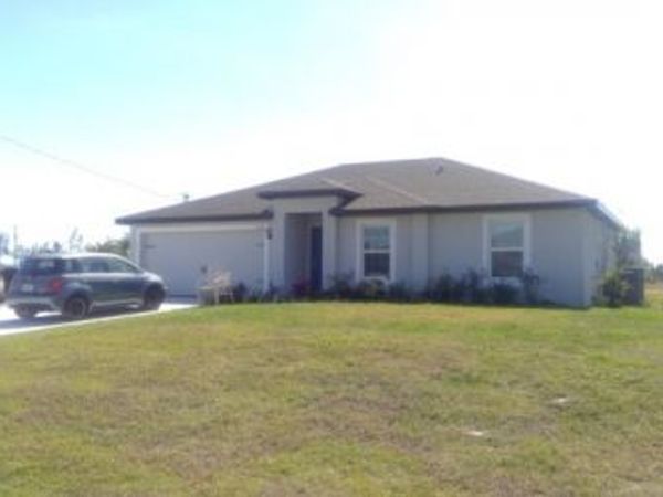 2732 DIPLOMAT PKWY W, Lee, FL 33993