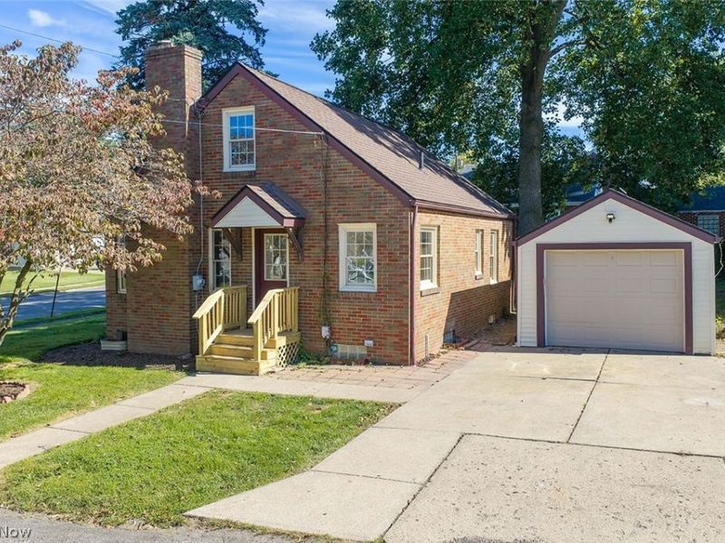 1588 25th Street NW, Canton, OH 44709 Photo 1