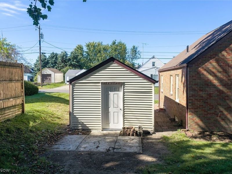 1588 25th Street NW, Canton, OH 44709 Photo 9