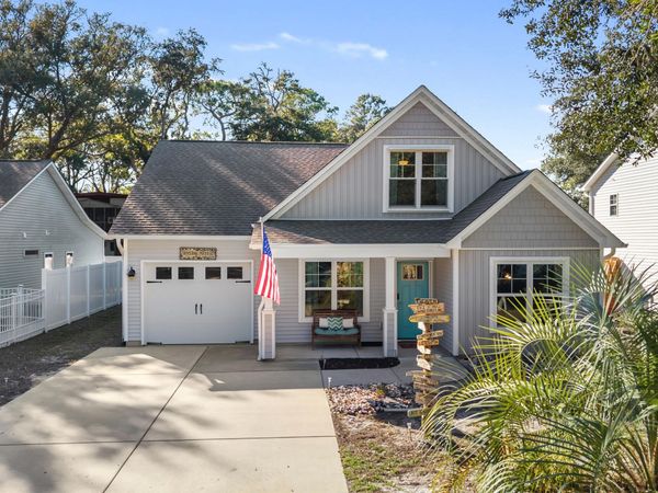 117 NE 19th Street, Oak Island, NC 28465