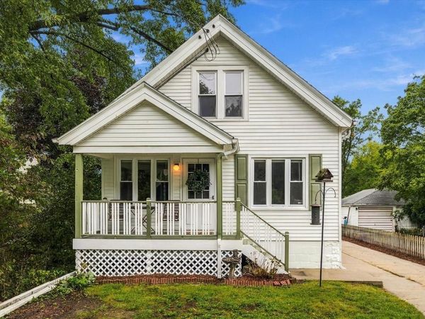 12418 W Meadow LANE, New Berlin, WI 53151