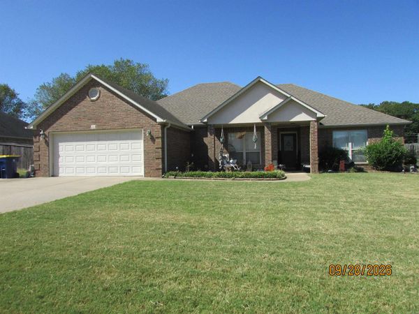21 Daytona Dr , Cabot, AR 72023