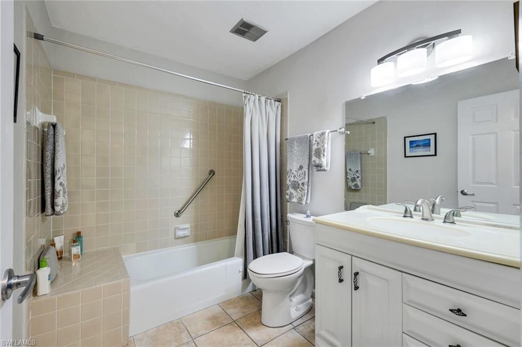 960 Palm View Dr , Unit 209, Naples, FL 34110 Photo