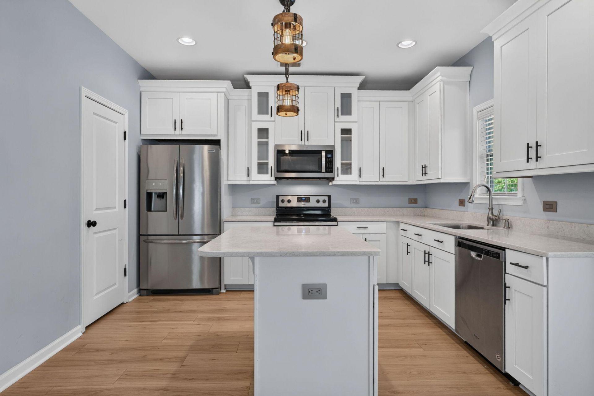 517 Grey Owl Way Photo 10