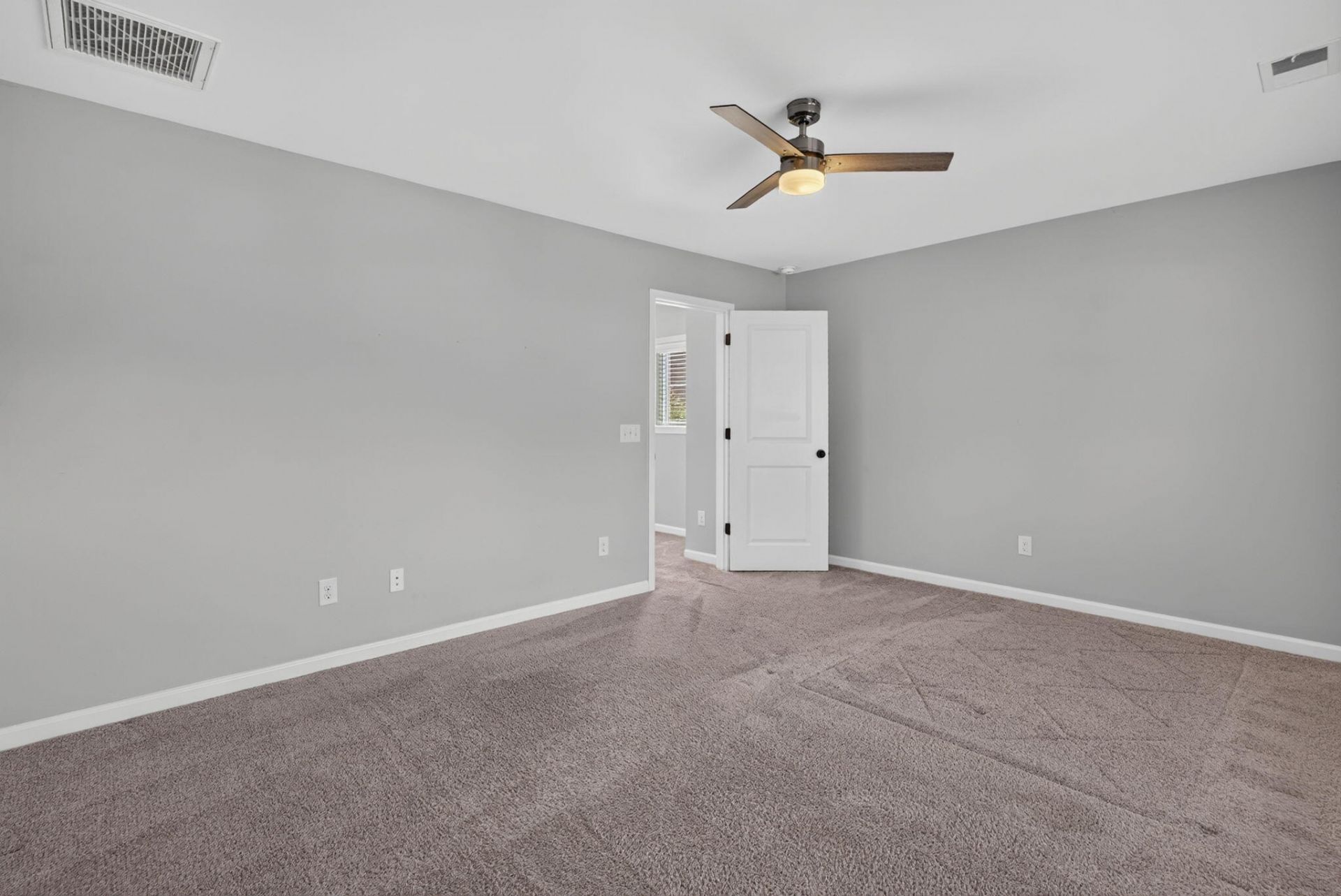 517 Grey Owl Way Photo 21
