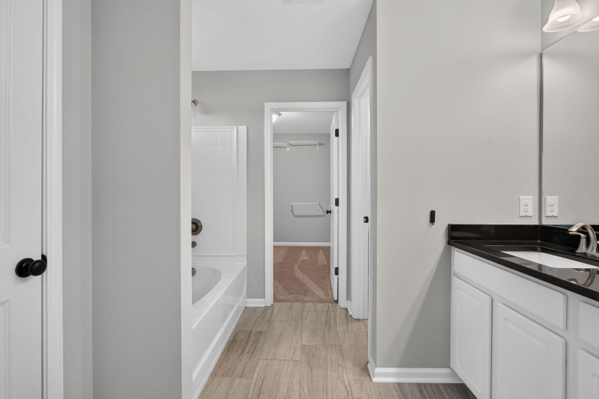 517 Grey Owl Way Photo 22