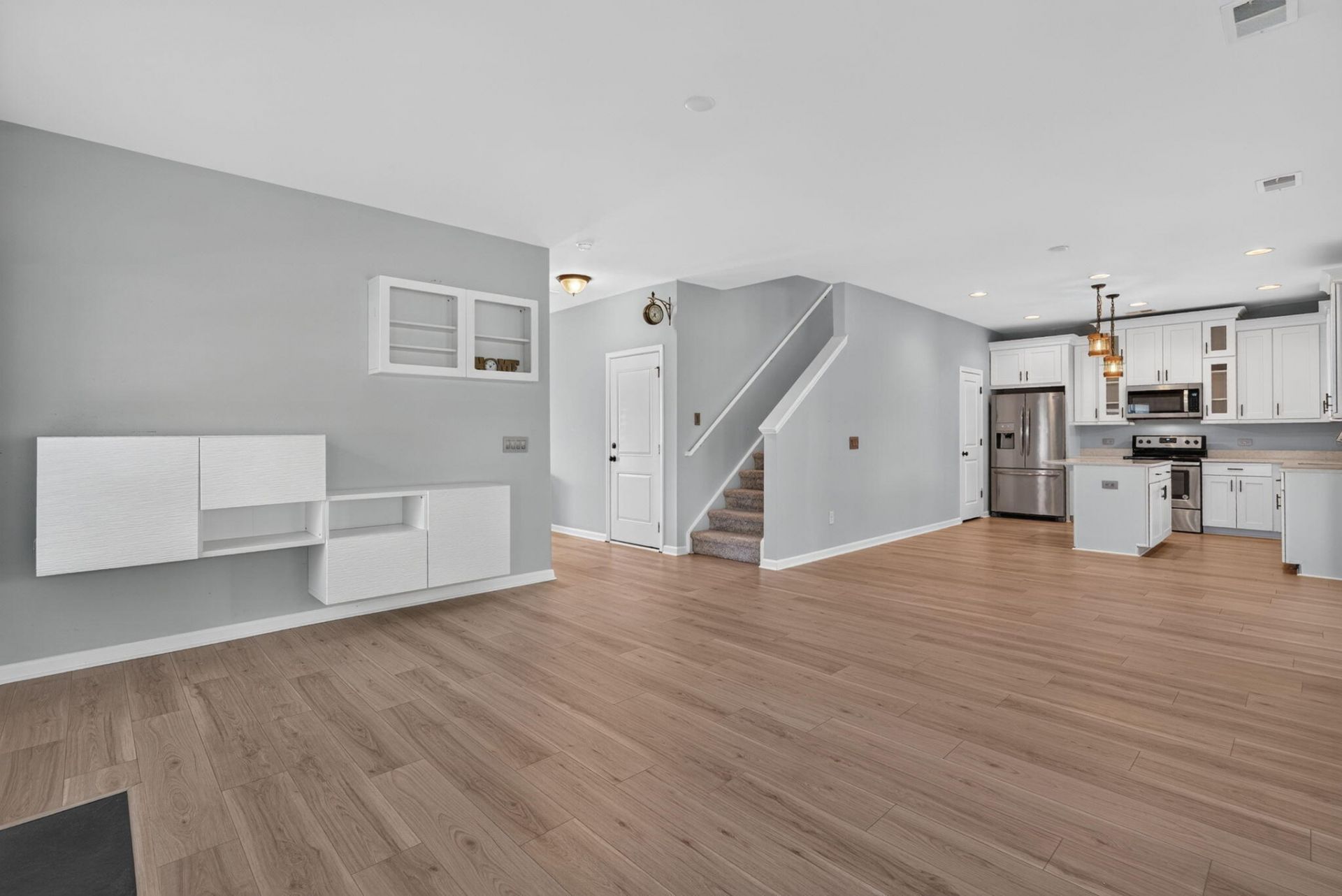 517 Grey Owl Way Photo 9