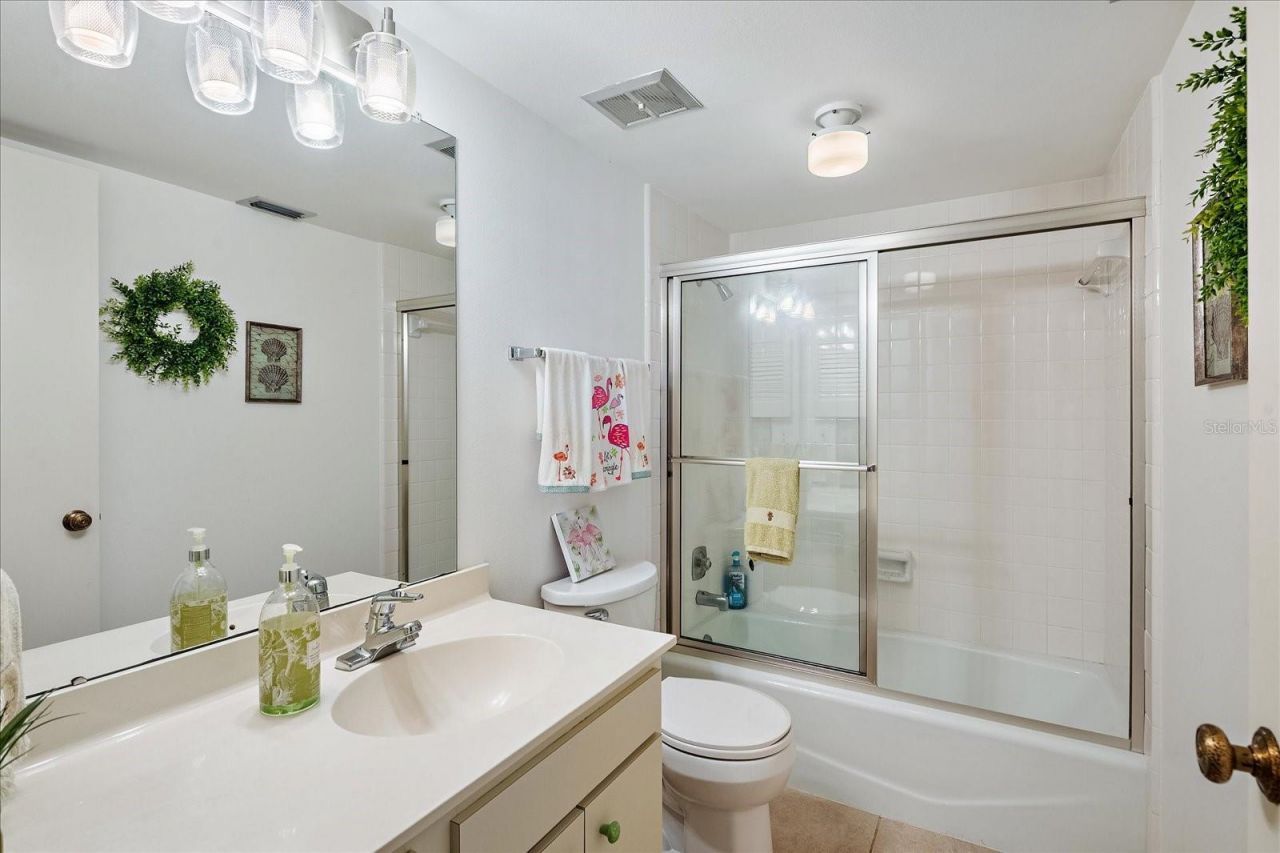 211 Pineneedle Drive, Unit 211, Bradenton, FL 34210 Photo