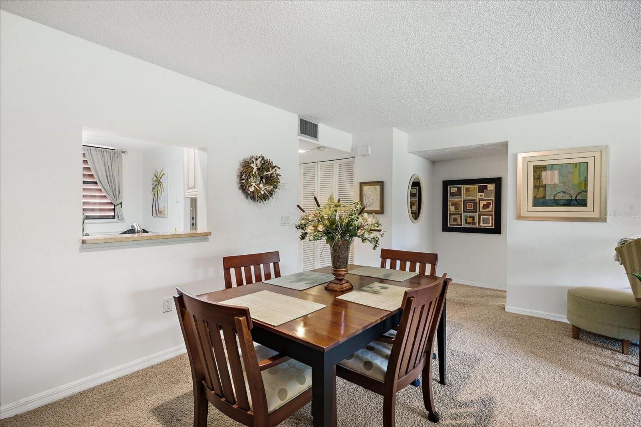 211 Pineneedle Drive, Unit 211, Bradenton, FL 34210 Photo
